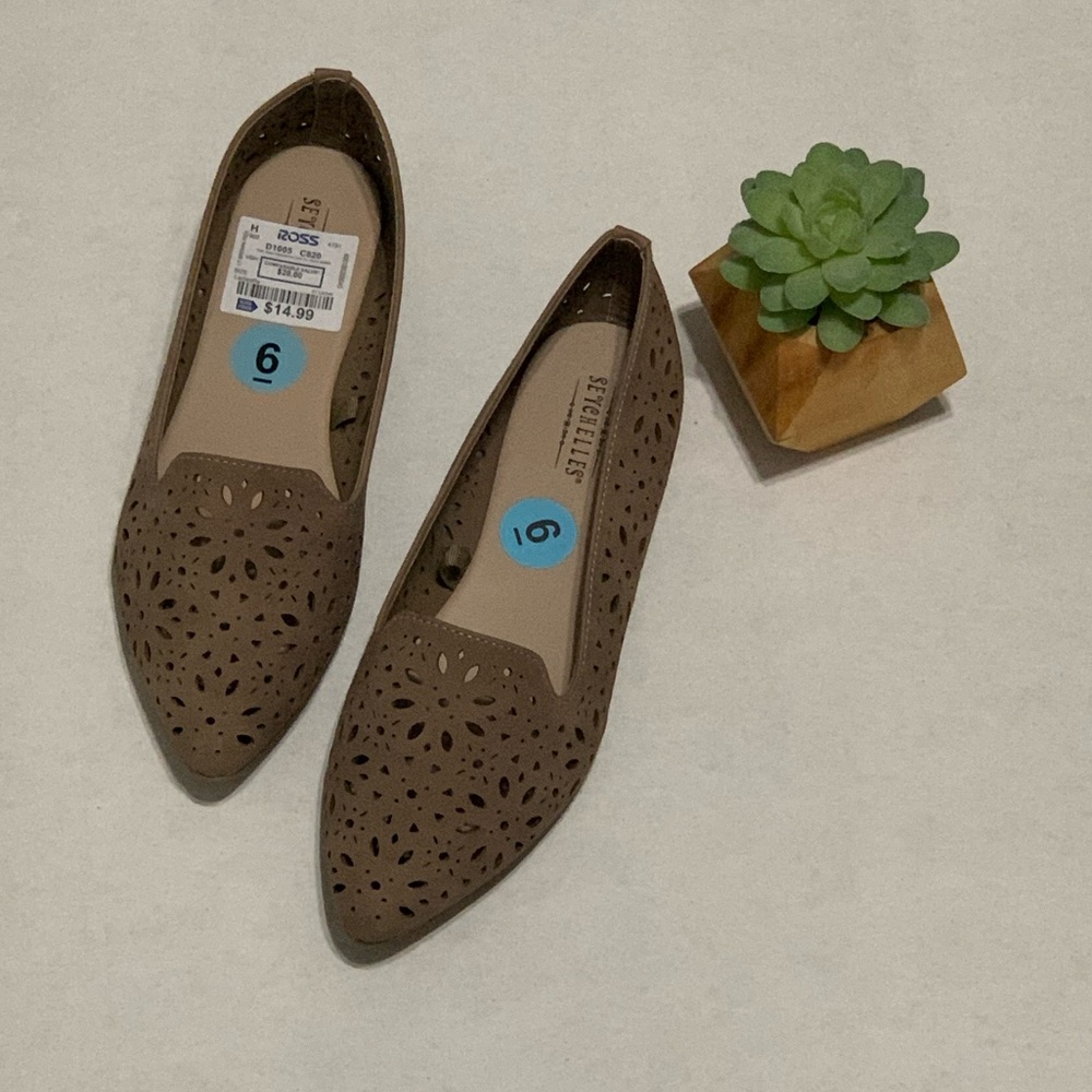 Nude Flats